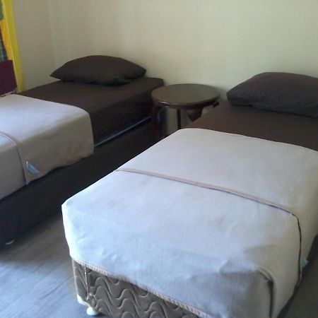 Hotel Cemerlang Baturraden Quarto foto
