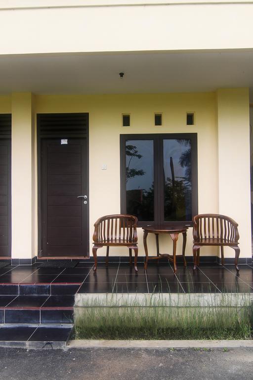 Hotel Cemerlang Baturraden Quarto foto